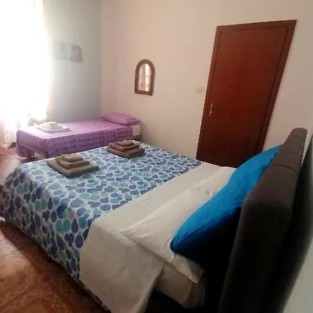 Гостевой дом Due Finestre Sul Cortile Нови-Лигуре